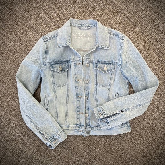Gap 1969 Icon Light Wash Denim Jacket in Reagan Wash - Picture 5 of 13